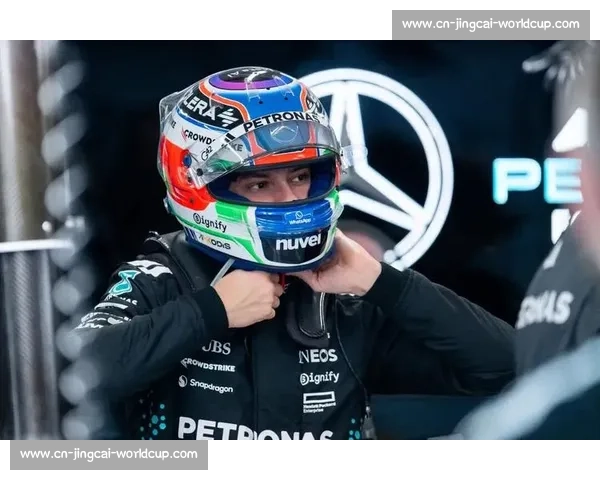 安东内利头盔视角：首圈追尾维斯塔潘瞬间全记录