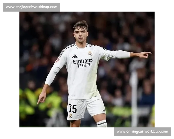 吉拉西梅开二度终结拉莫斯！欧冠金靴盛赞传奇后卫：这是顶级对抗