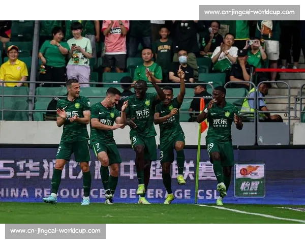 恩加德乌乌龙送礼 国安 1-0 登顶中超 恩加德乌乌龙送礼 国安 1-0 登顶中超